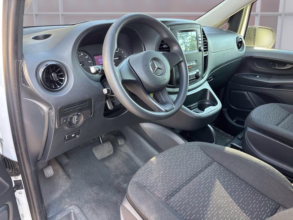 2022 White Mercedes-Benz Metris Cargo RWD Van