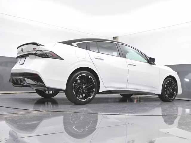 2026 Aspen White/Super Black Nissan Sentra SR FWD Sedan