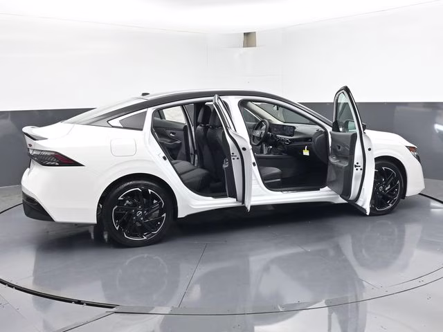 2026 Aspen White/Super Black Nissan Sentra SR FWD Sedan