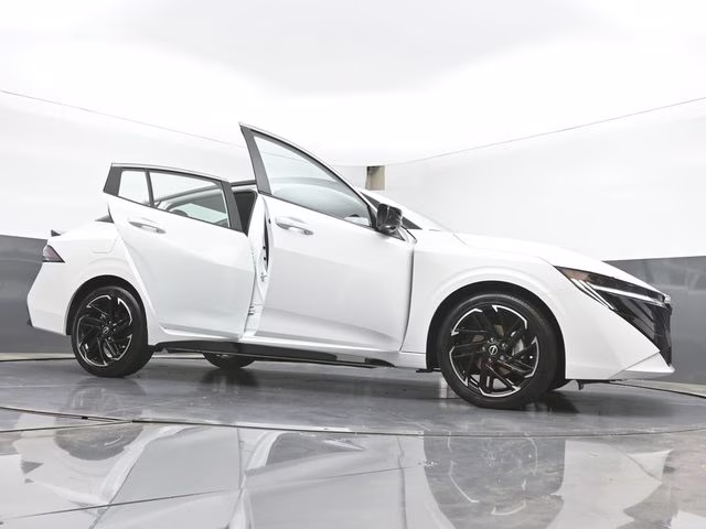 2026 Aspen White/Super Black Nissan Sentra SR FWD Sedan
