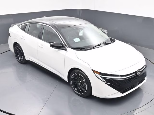2026 Aspen White/Super Black Nissan Sentra SR FWD Sedan