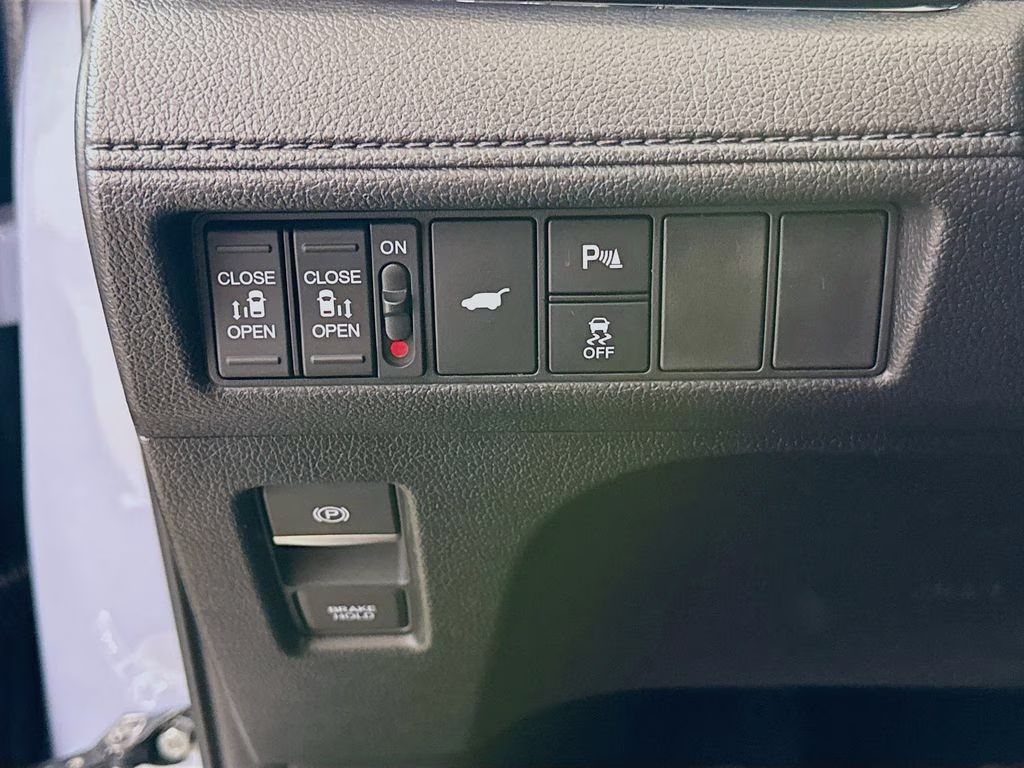 2026 Sonic Gray Pearl Honda Odyssey Touring FWD Van
