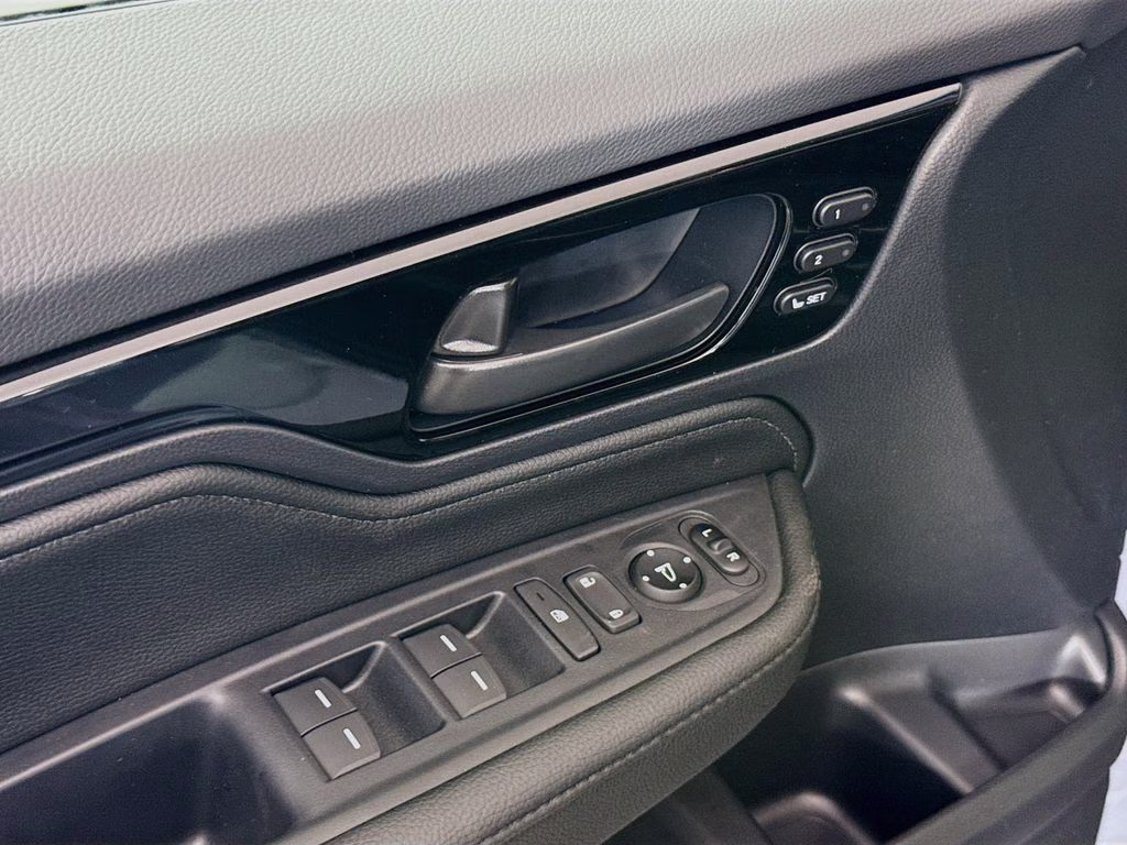2026 Sonic Gray Pearl Honda Odyssey Touring FWD Van