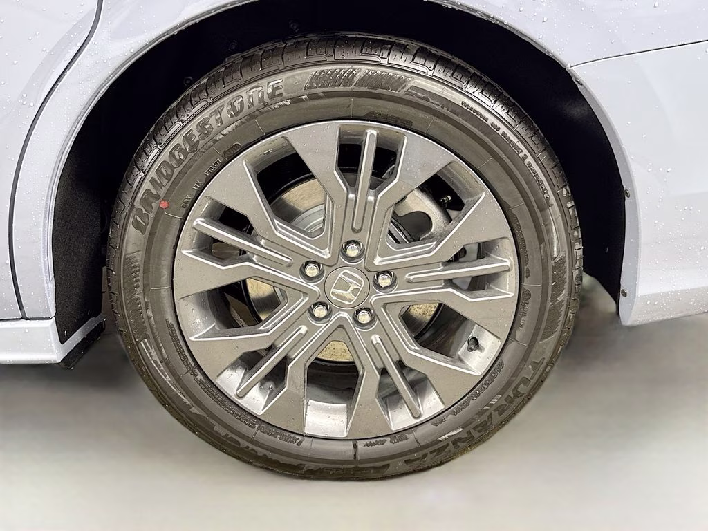 2026 Sonic Gray Pearl Honda Odyssey Touring FWD Van