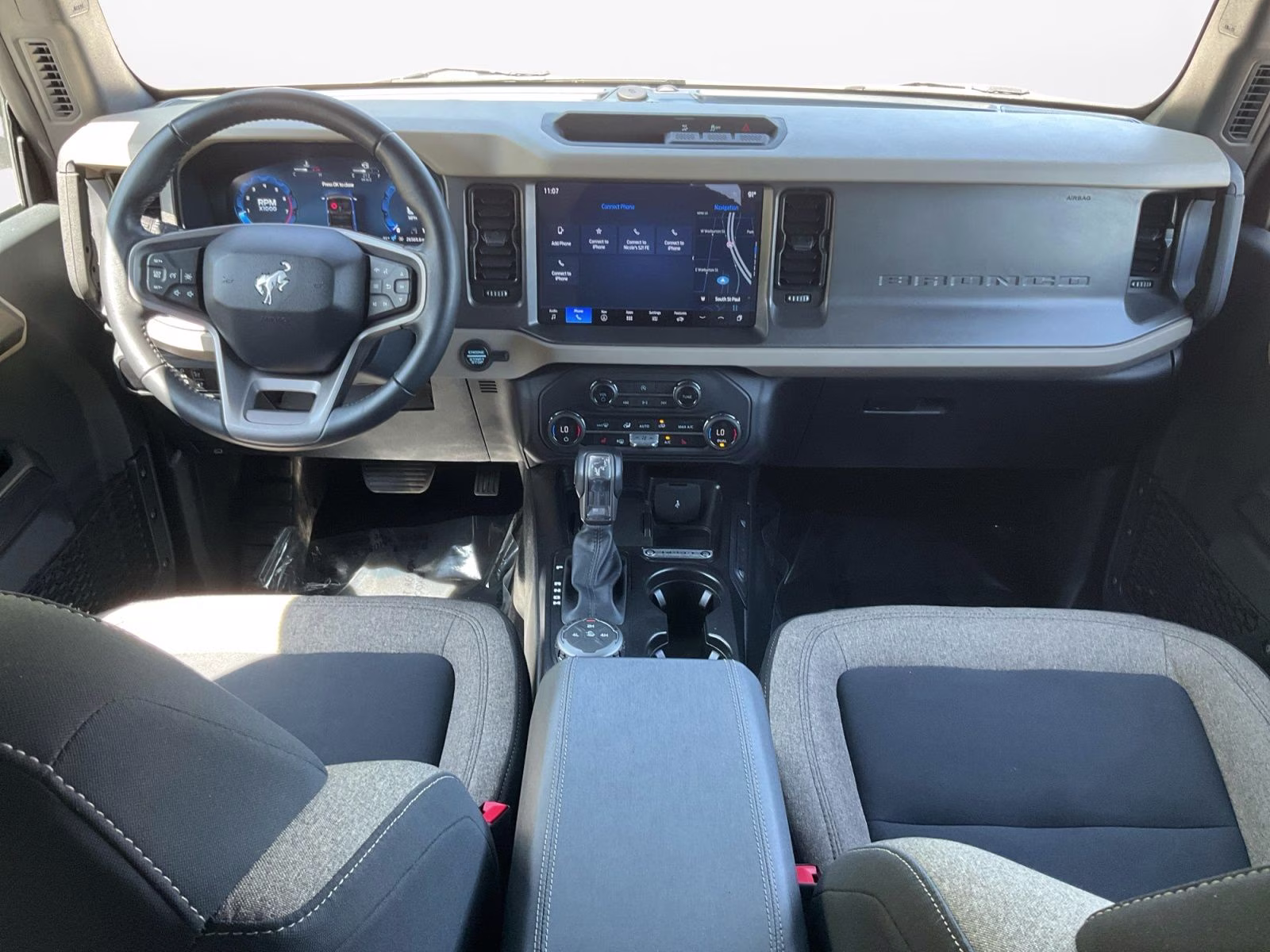 2025 White Ford Bronco Big Bend 4X4 SUV