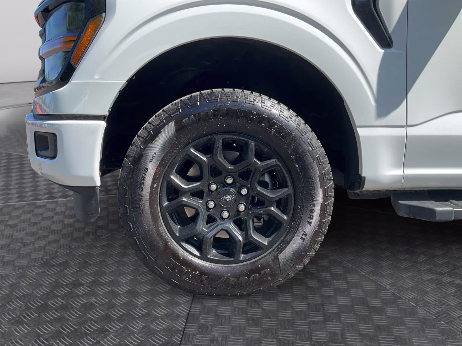 2025 White Ford F-150 XLT 4X4 Truck