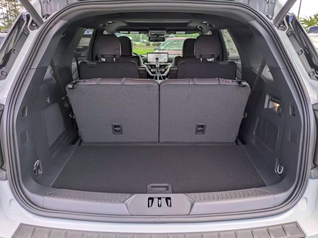 2026 White Ford Explorer Platinum RWD SUV