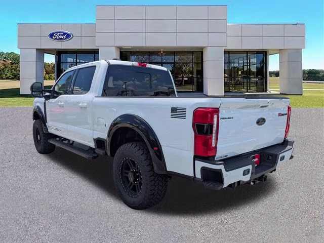 2026 Oxford White Ford Super Duty F-250 SRW LARIAT 4X4 Truck