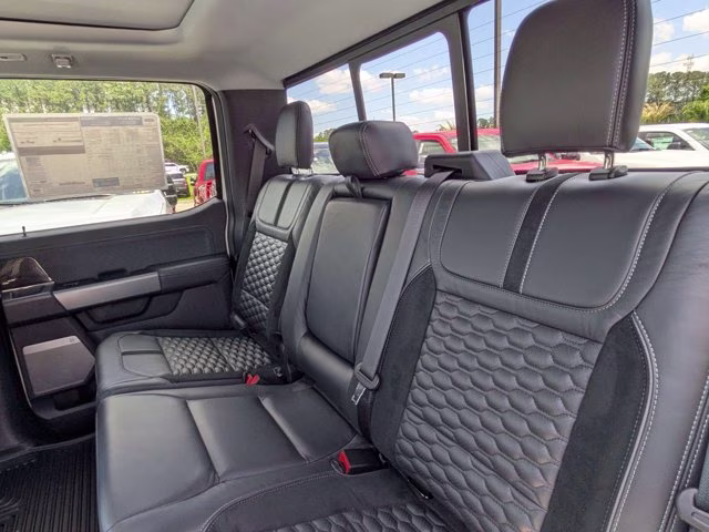 2026 Oxford White Ford Super Duty F-250 SRW LARIAT 4X4 Truck