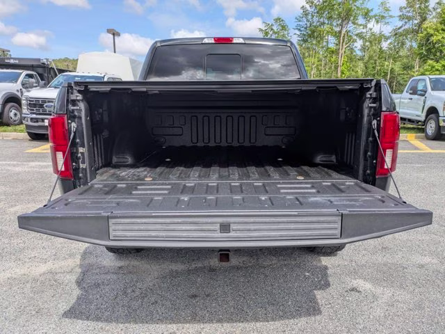 2020 Black Metallic Ford F-150 LARIAT 4X4 Truck