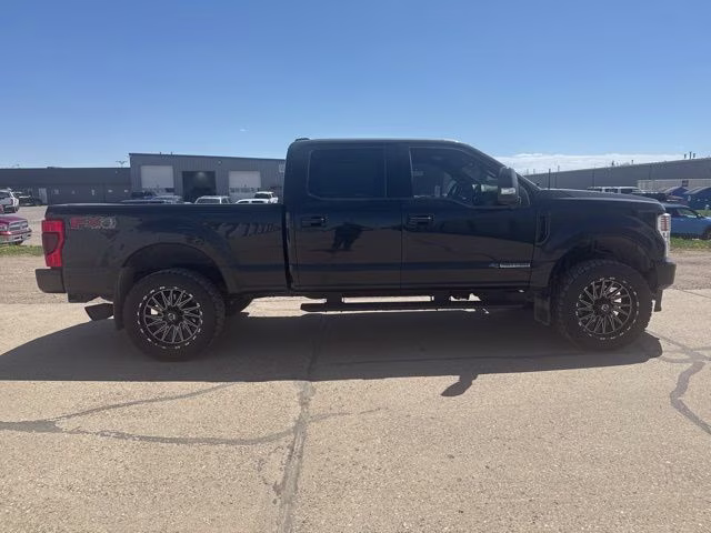 2022 Black Ford Super Duty F-350 SRW Lariat 4X4 Truck