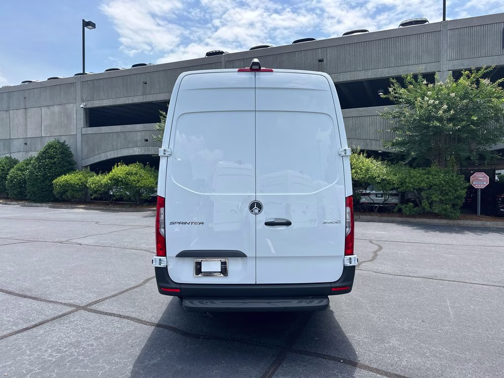 2026 Arctic Mercedes-Benz Sprinter 2500 Cargo 170 WB RWD Van