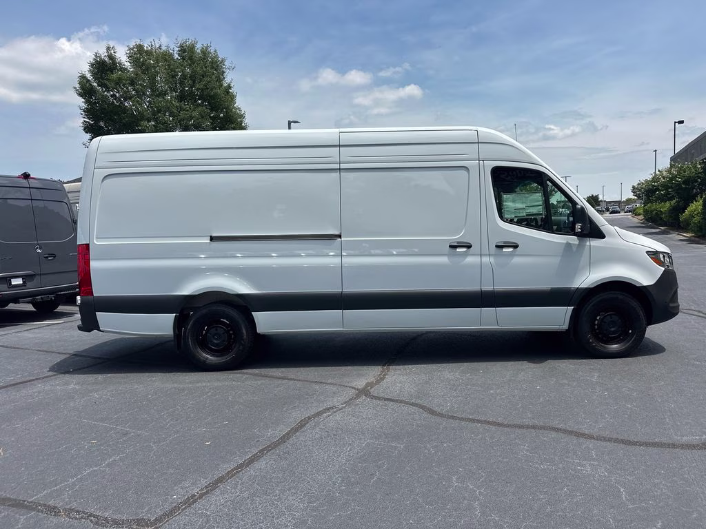 2026 Arctic Mercedes-Benz Sprinter 2500 Cargo 170 WB RWD Van