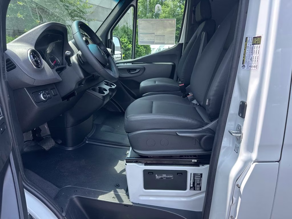 2026 Arctic Mercedes-Benz Sprinter 2500 Cargo 170 WB RWD Van