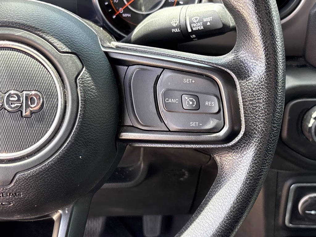 2020 Bright White Clearcoat Jeep Gladiator Sport 4X4 Truck