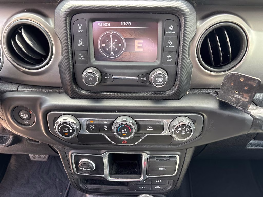 2020 Bright White Clearcoat Jeep Gladiator Sport 4X4 Truck