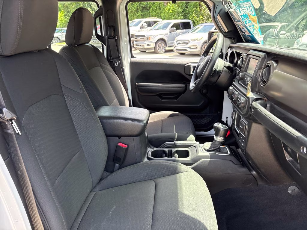 2020 Bright White Clearcoat Jeep Gladiator Sport 4X4 Truck