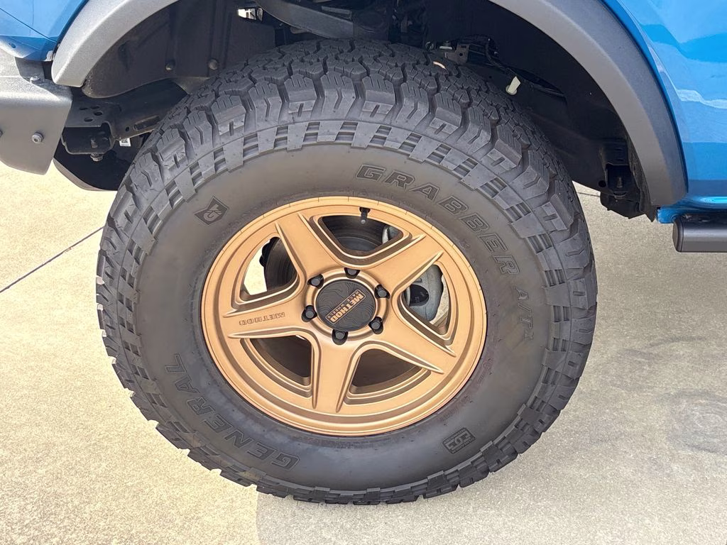 2023 Velocity Blue Metallic Ford Bronco Wildtrak 4X4 SUV