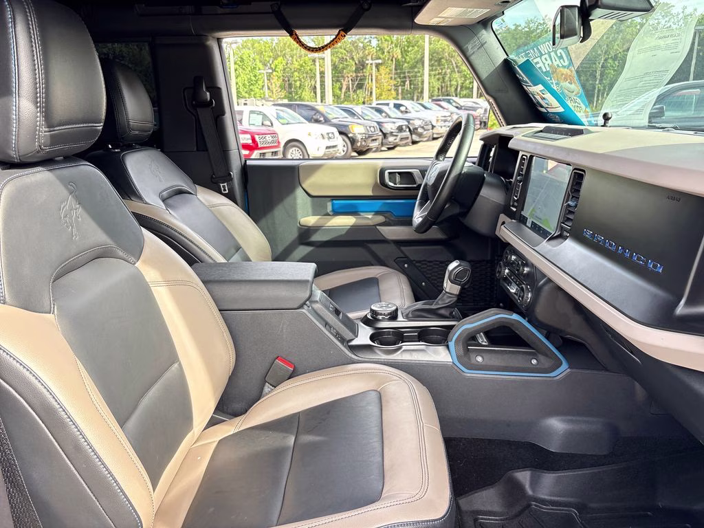 2023 Velocity Blue Metallic Ford Bronco Wildtrak 4X4 SUV