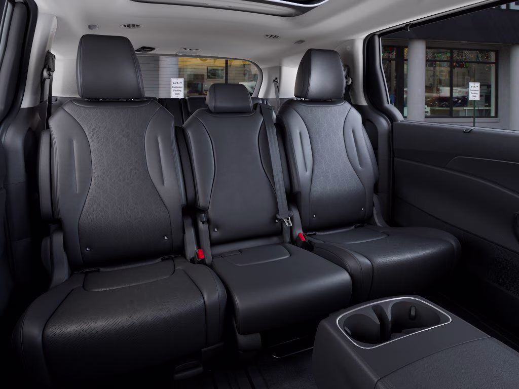 2026 Snow White Pearl Kia Carnival Hybrid SX FWD Van