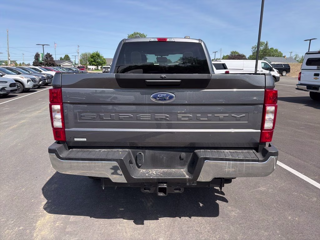 2022 Gray Metallic Ford Super Duty F-250 SRW XLT 4X4 Truck