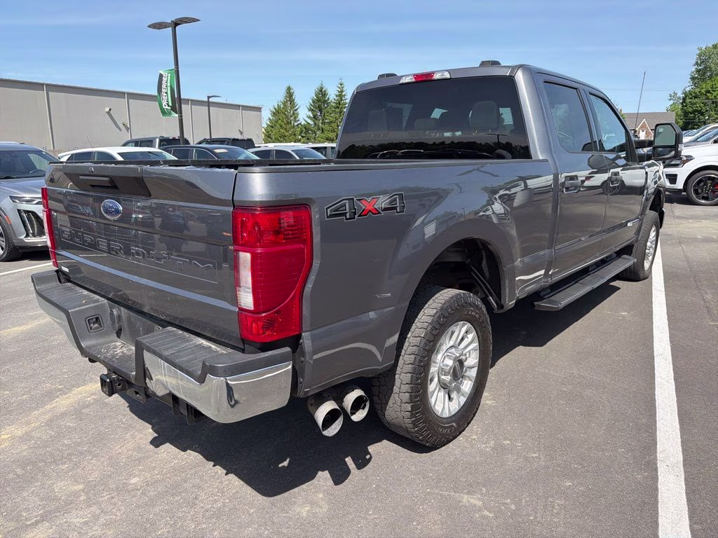 2022 Gray Metallic Ford Super Duty F-250 SRW XLT 4X4 Truck