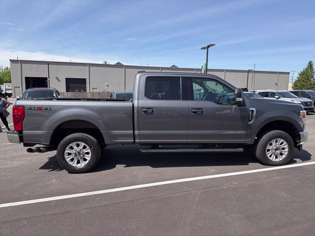 2022 Gray Metallic Ford Super Duty F-250 SRW XLT 4X4 Truck