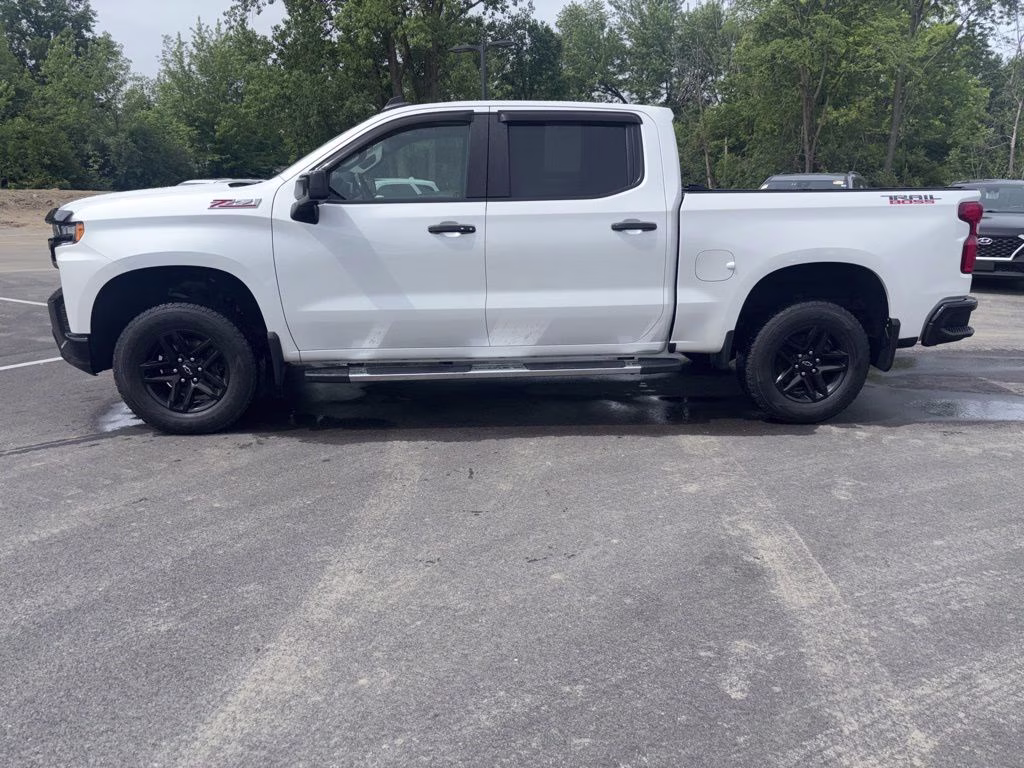 2021 Iridescent Pearl Tricoat Chevrolet Silverado 1500 LT Trail Boss 4X4 Truck