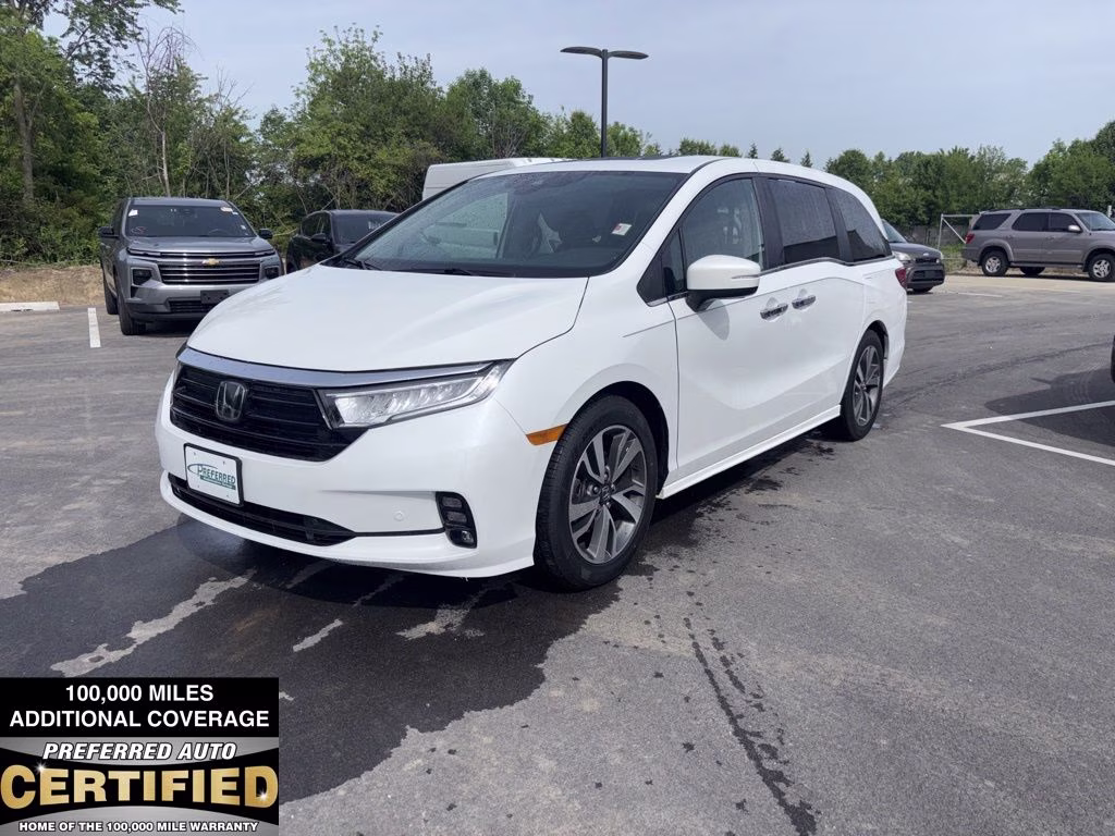 2023 White Honda Odyssey Touring FWD Van