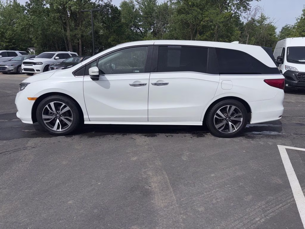 2023 White Honda Odyssey Touring FWD Van