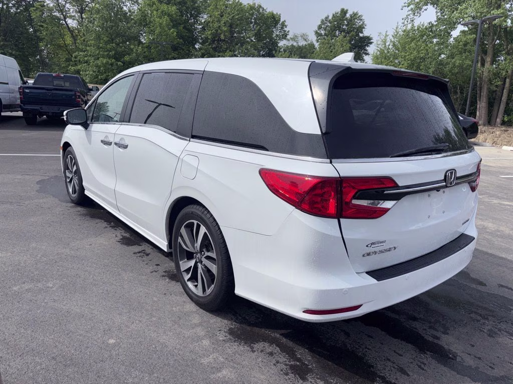 2023 White Honda Odyssey Touring FWD Van