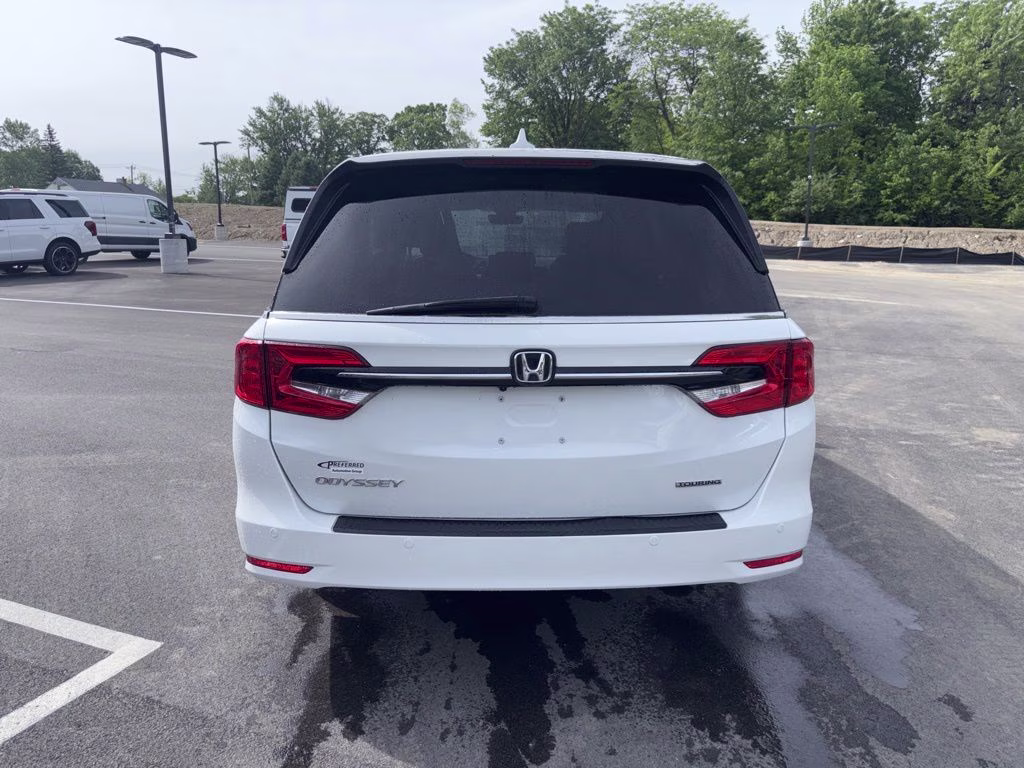 2023 White Honda Odyssey Touring FWD Van