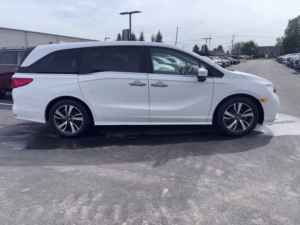 2023 White Honda Odyssey Touring FWD Van
