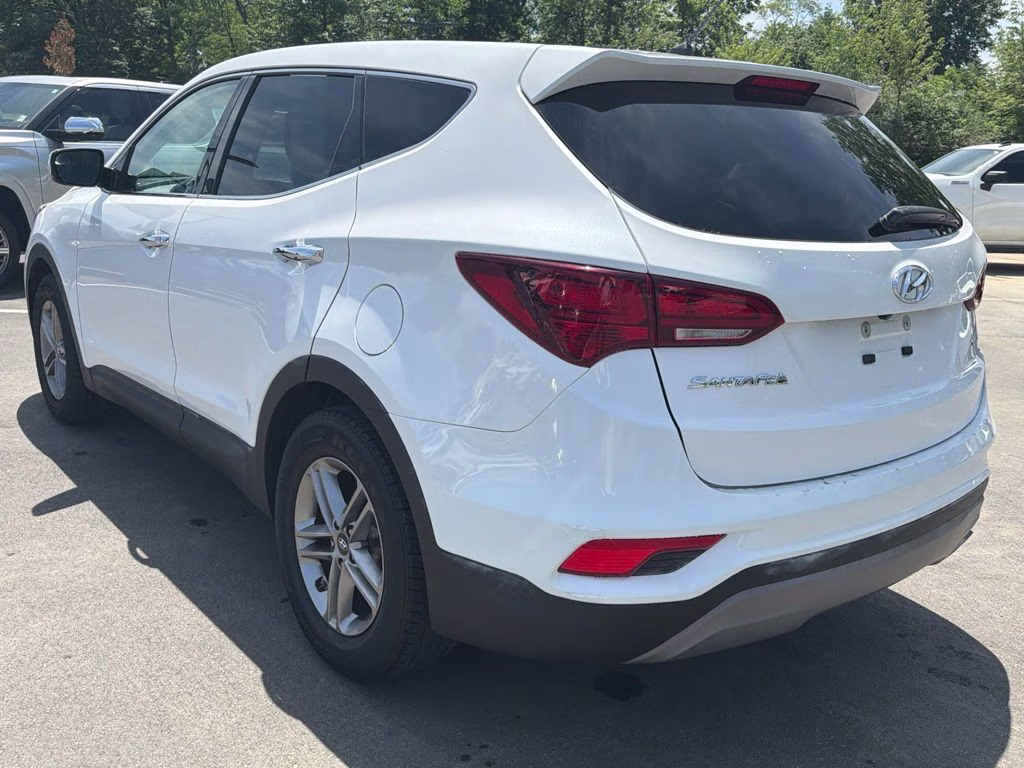 2018 Pearl White Hyundai Santa Fe Sport 2.4 Base FWD SUV