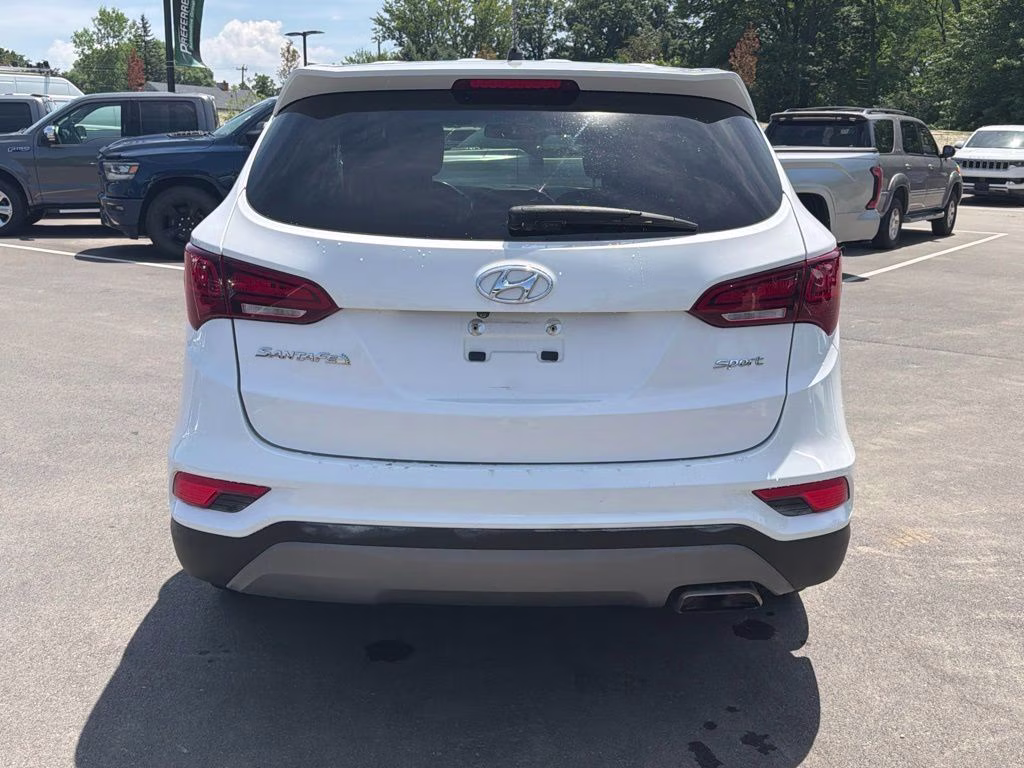 2018 Pearl White Hyundai Santa Fe Sport 2.4 Base FWD SUV