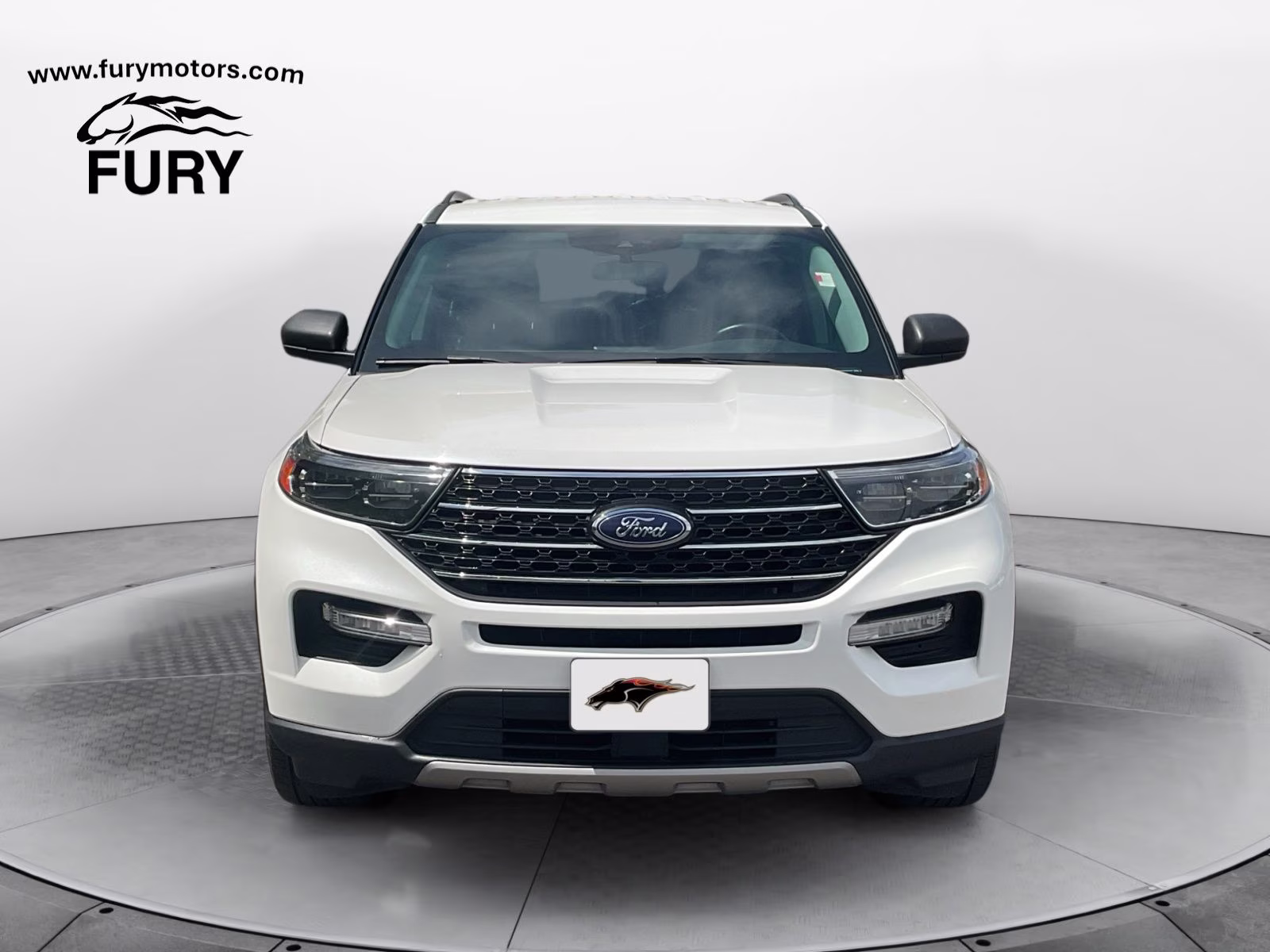 2022 White Ford Explorer XLT 4X4 SUV
