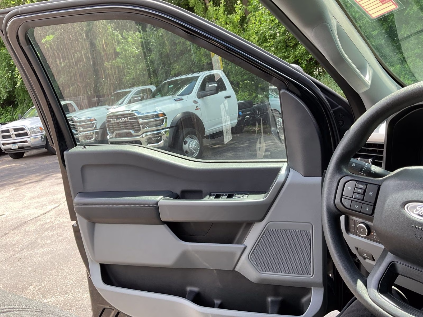 2024 Black Metallic Ford Super Duty F-250 SRW XLT 4X4 Truck