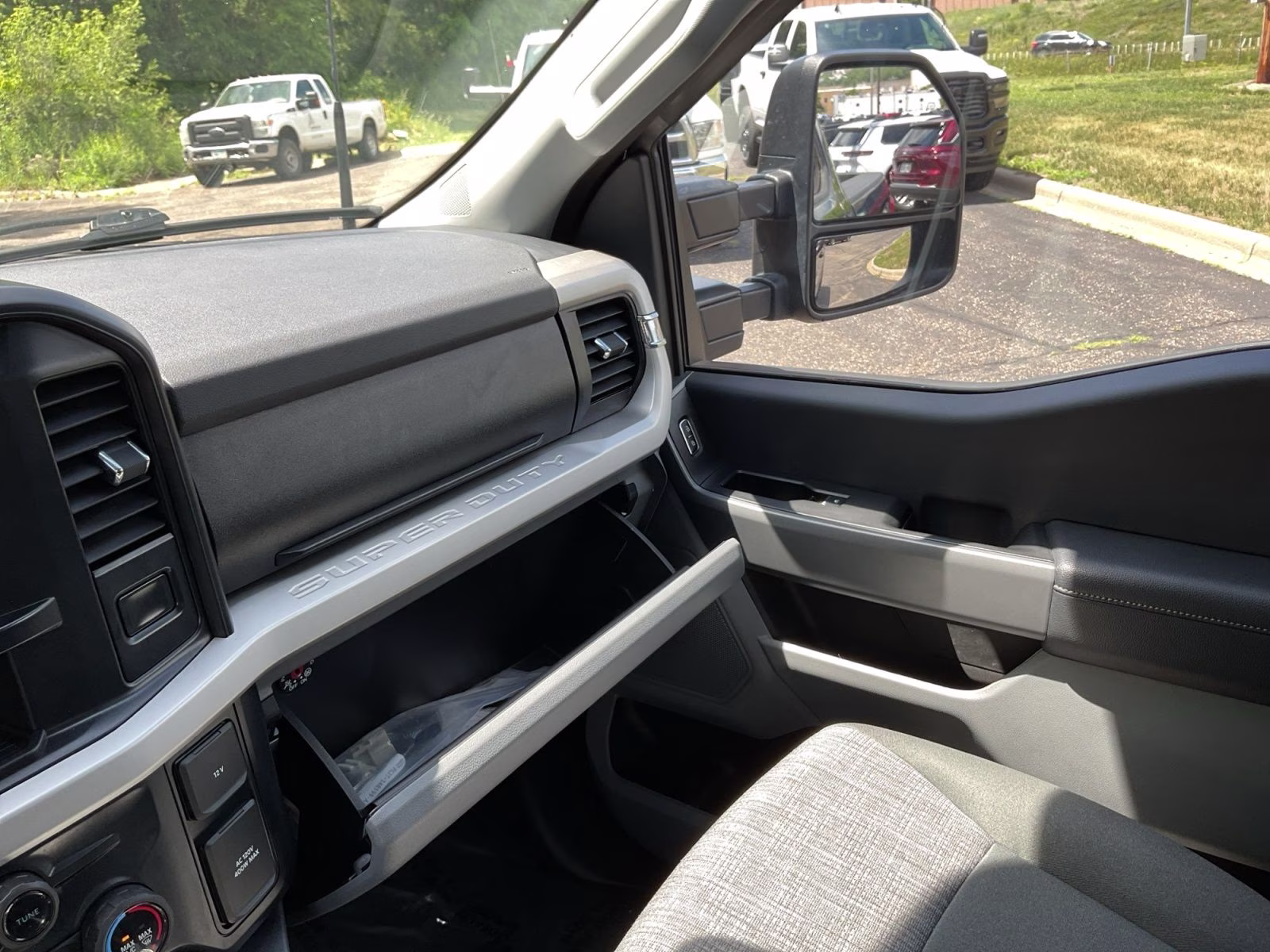 2024 Black Metallic Ford Super Duty F-250 SRW XLT 4X4 Truck