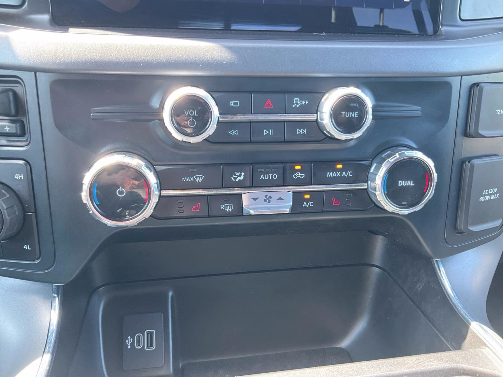 2025 White Ford F-150 XLT 4X4 Truck