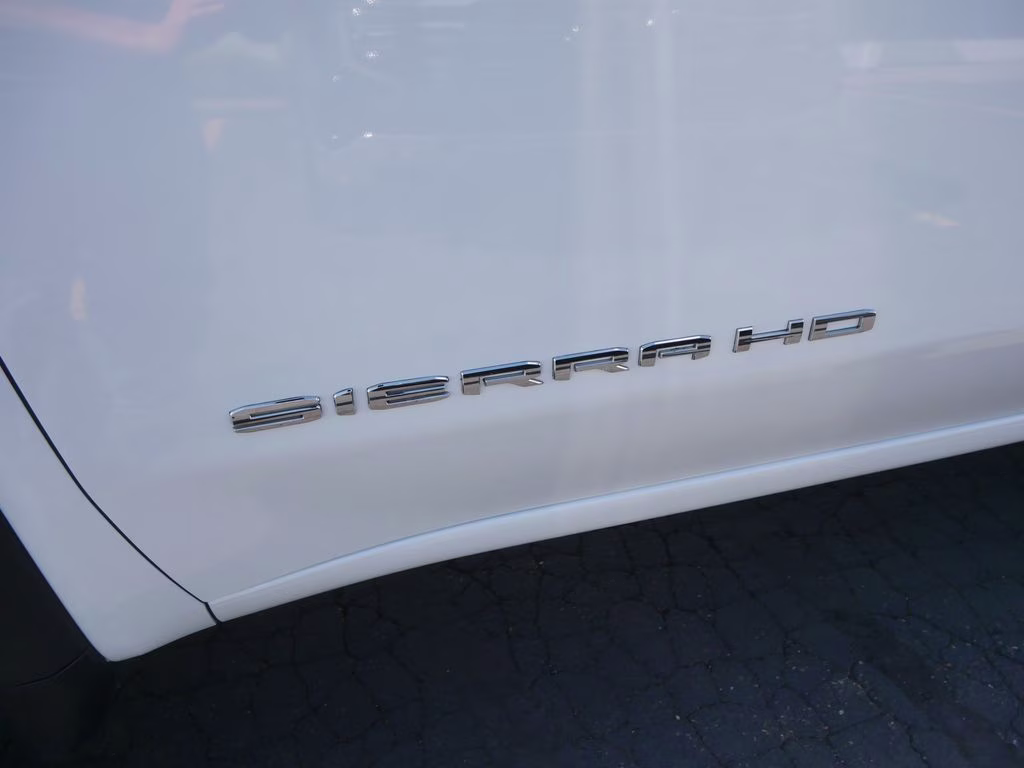 2024 White GMC Sierra 2500HD Pro 4X4 Truck