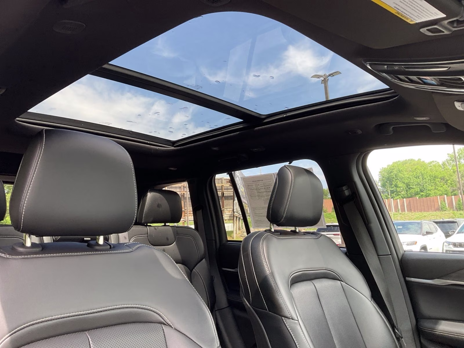 2024 Diamond Black Crystal Pearlcoat Jeep Grand Cherokee Limited 4X4 SUV