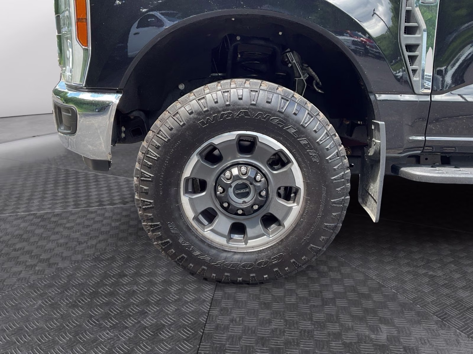 2024 Black Metallic Ford Super Duty F-250 SRW XLT 4X4 Truck
