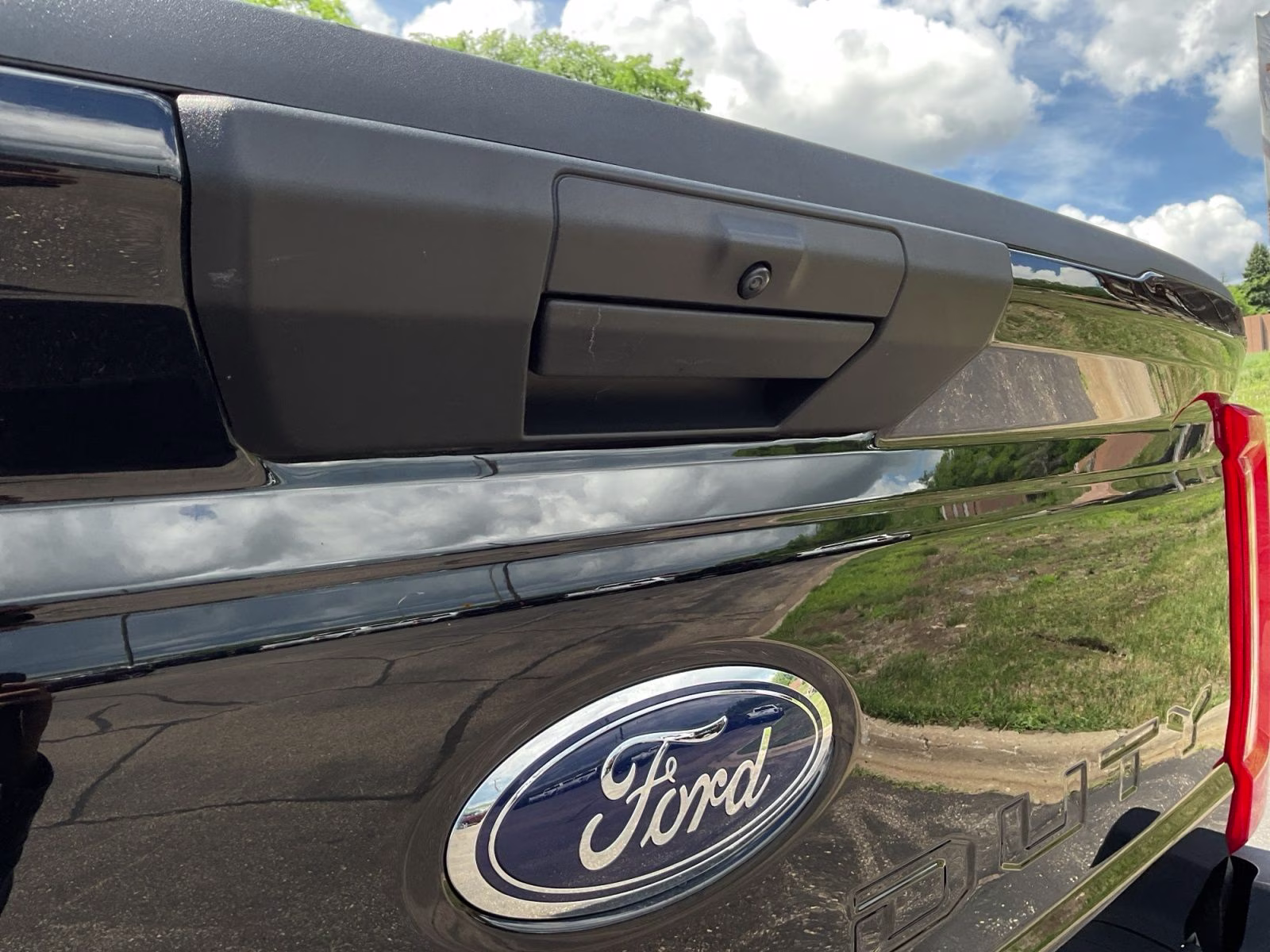2024 Black Metallic Ford Super Duty F-250 SRW XLT 4X4 Truck