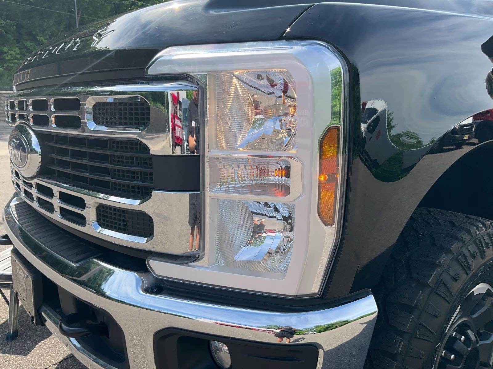 2024 Black Metallic Ford Super Duty F-250 SRW XLT 4X4 Truck