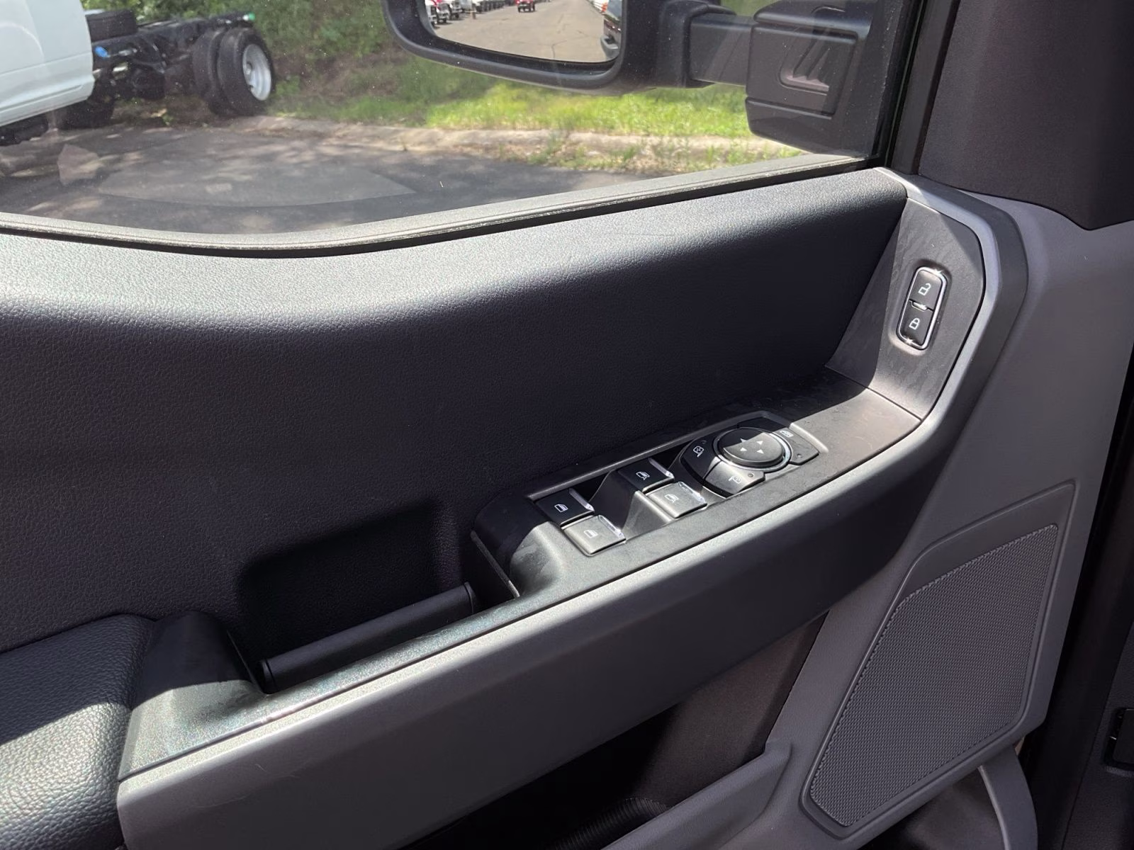2024 Black Metallic Ford Super Duty F-250 SRW XLT 4X4 Truck