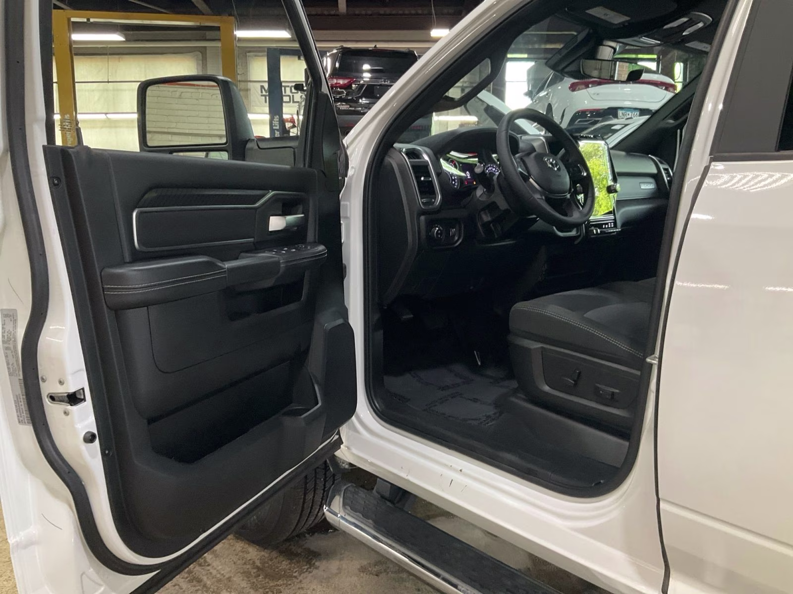 2025 Bright White Clearcoat Ram 2500 Big Horn 4X4 Truck
