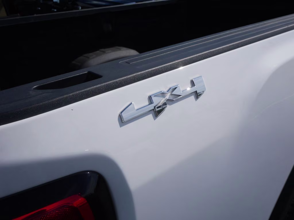 2024 White GMC Sierra 2500HD Pro 4X4 Truck