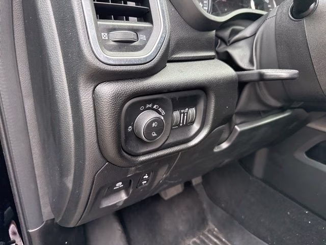 2025 Diamond Black Crystal Pearlcoat Ram 1500 Big Horn/Lone Star 4X4 Truck