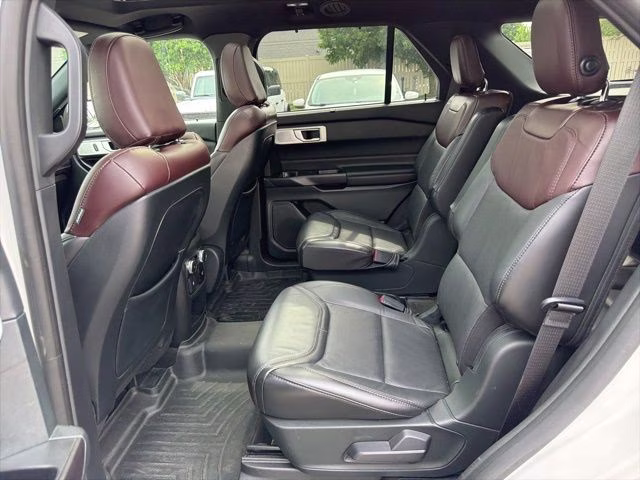 2020 White Metallic Ford Explorer Platinum 4X4 SUV