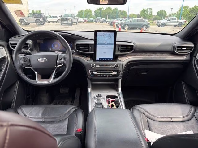2020 White Metallic Ford Explorer Platinum 4X4 SUV